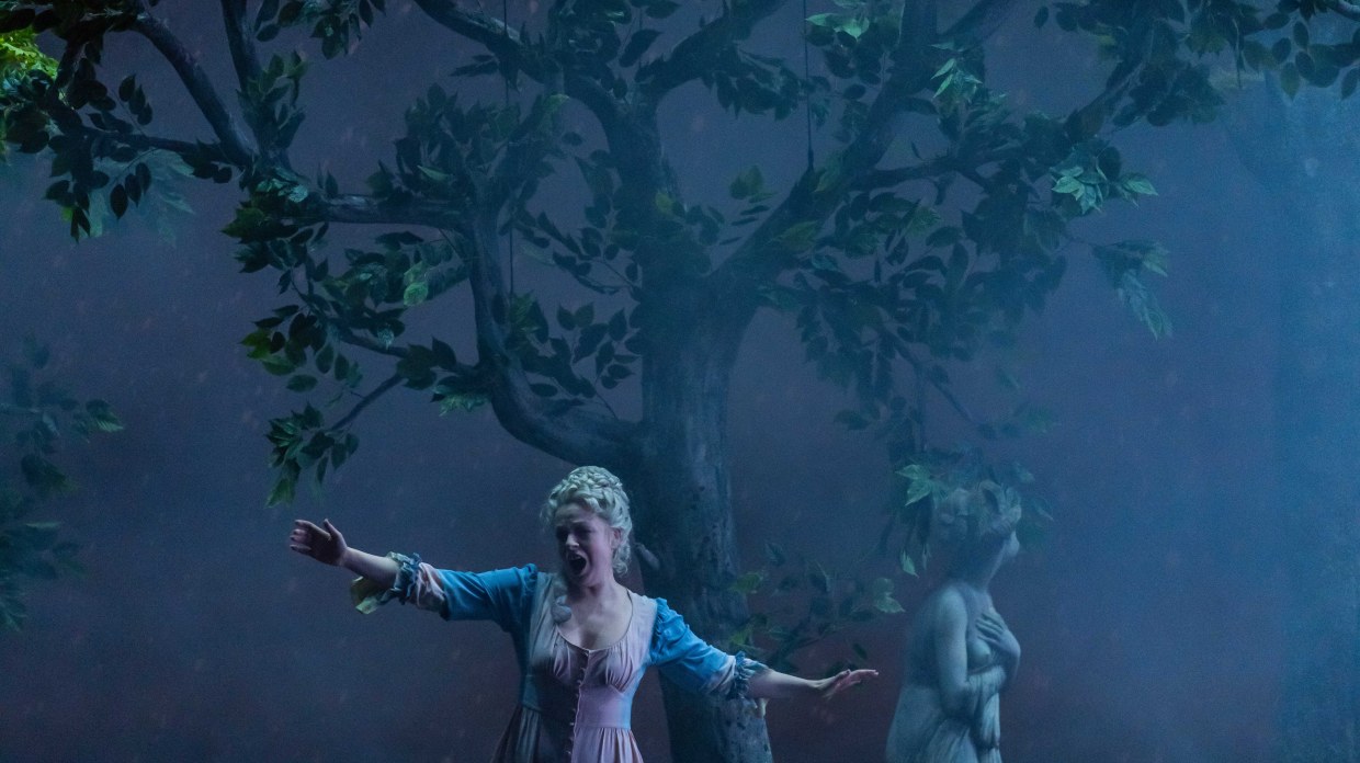 22._angelica_siobhan_stagg_-_orlando_-_theatre_du_chatelet_c_thomas_amouroux.jpg