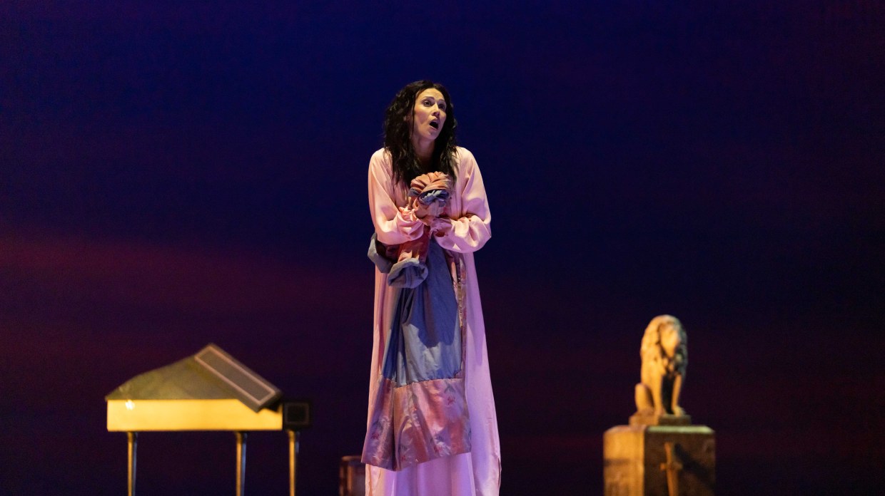 25._orlando_katarina_bradic_-_orlando_-_theatre_du_chatelet_c_thomas_amouroux.jpg