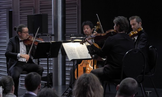 Le Quatuor Cambini-Paris jouent dans les foyers du théâtre de Caen